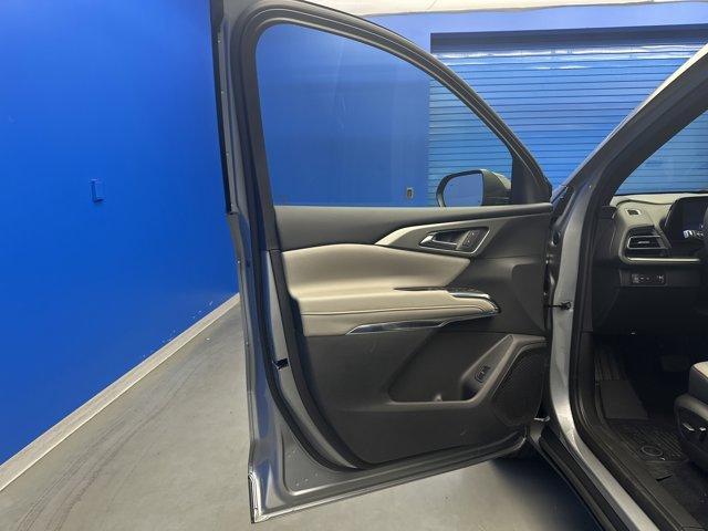 new 2025 Chevrolet Traverse car, priced at $42,199