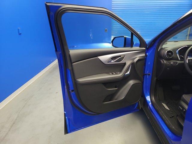 new 2025 Chevrolet Blazer car
