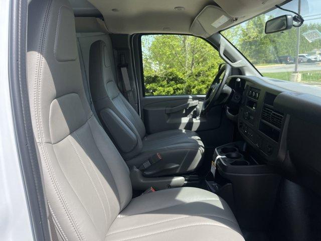 new 2025 Chevrolet Express 3500 car