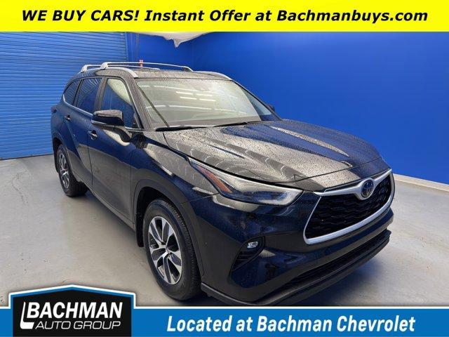used 2024 Toyota Highlander car, priced at $38,760