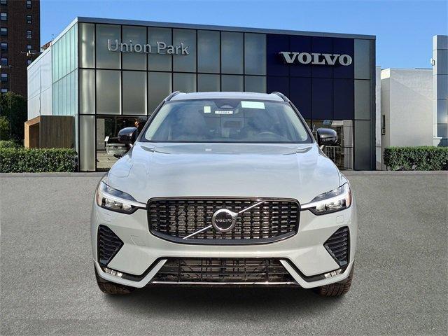 new 2025 Volvo XC60 car, priced at $51,075