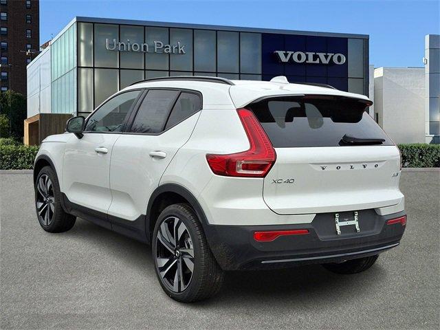 new 2025 Volvo XC40 car, priced at $52,215