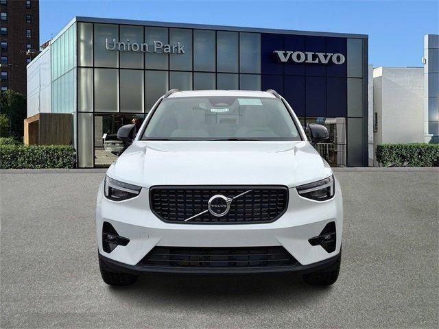 new 2025 Volvo XC40 car, priced at $52,215