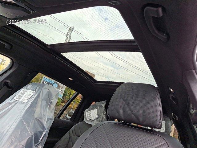 new 2026 BMW X7 car, priced at $100,225