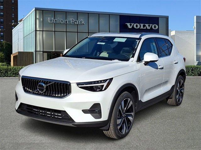 new 2025 Volvo XC40 car, priced at $51,040