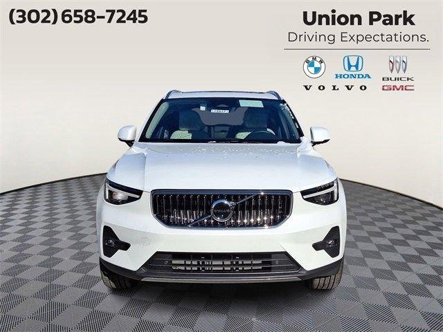 new 2025 Volvo XC40 car, priced at $51,040