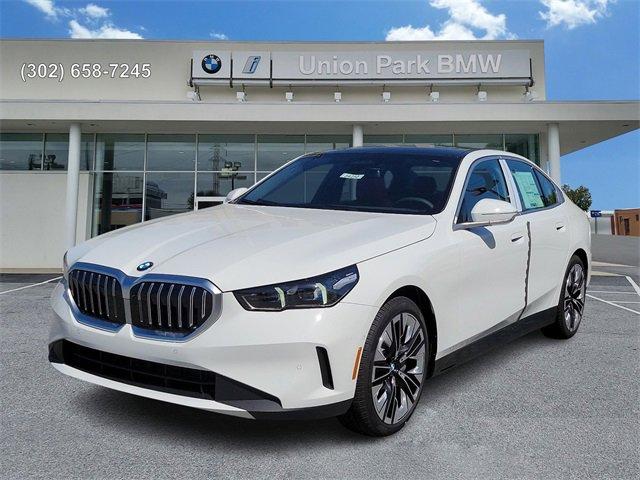 new 2024 BMW 540 car, priced at $74,715