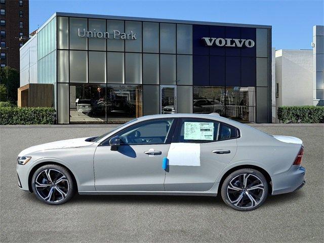 new 2024 Volvo S60 car, priced at $45,580