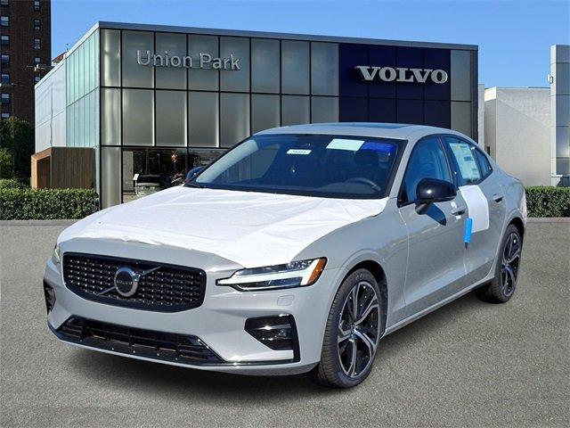 new 2024 Volvo S60 car, priced at $45,580