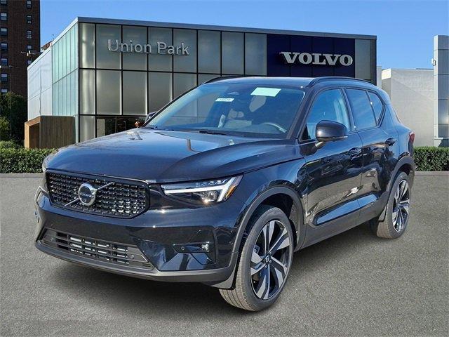 new 2025 Volvo XC40 car, priced at $49,790