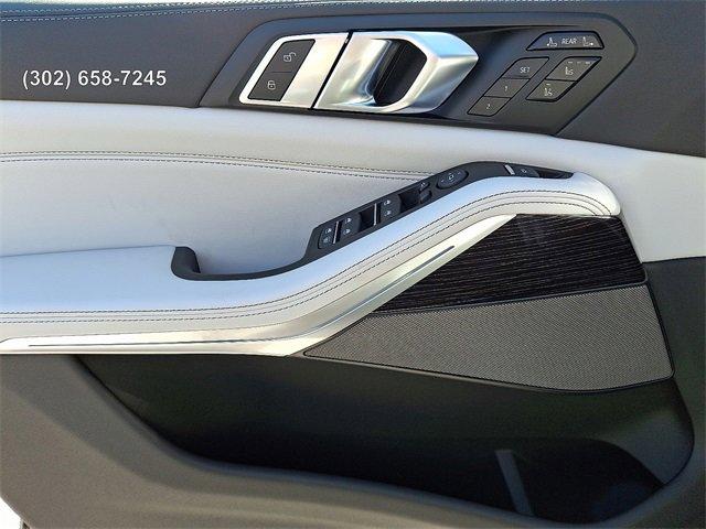 new 2026 BMW X7 car, priced at $102,025