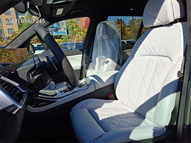 new 2026 BMW X7 car, priced at $102,025
