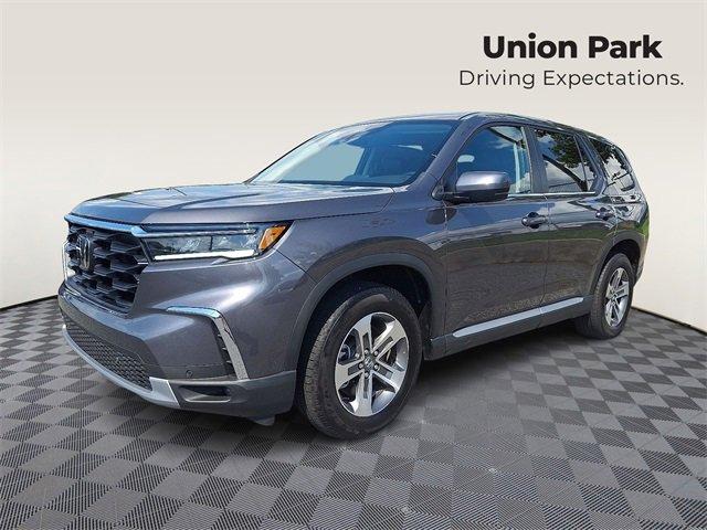 used 2025 Honda Pilot car, priced at $43,988