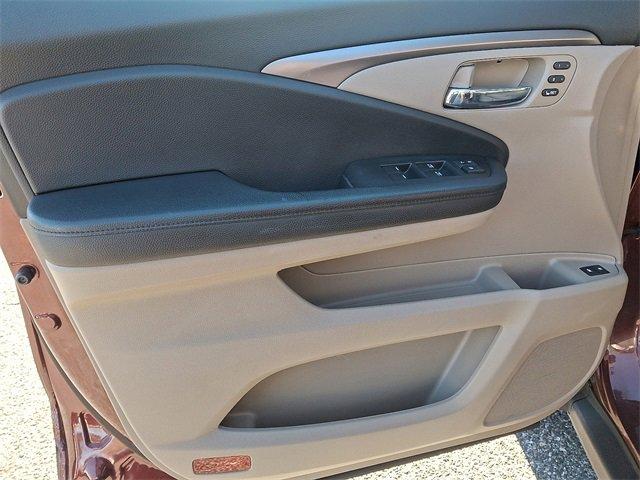 used 2022 Honda Pilot car, priced at $28,495