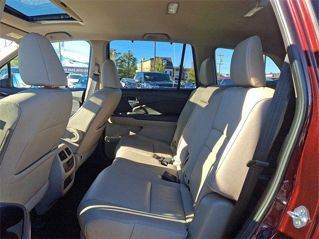 used 2022 Honda Pilot car, priced at $28,495