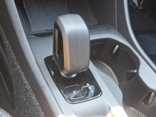 new 2025 Volvo XC40 car, priced at $46,015