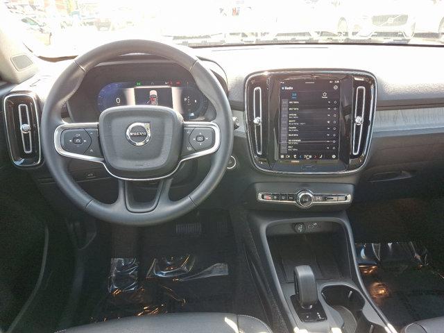 new 2025 Volvo XC40 car, priced at $46,015