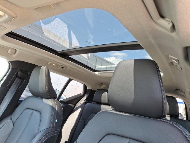 new 2025 Volvo XC40 car, priced at $46,015