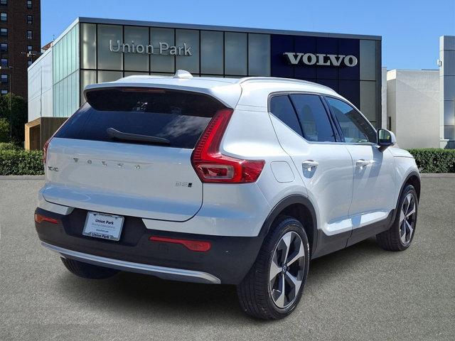 new 2025 Volvo XC40 car, priced at $46,015