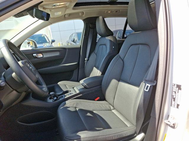 new 2025 Volvo XC40 car, priced at $46,015