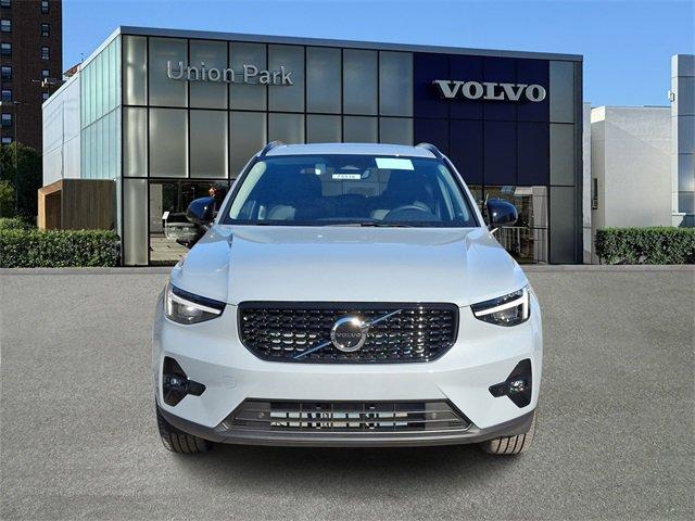 new 2025 Volvo XC40 car, priced at $51,765