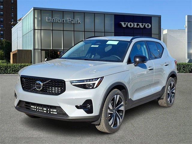 new 2025 Volvo XC40 car, priced at $51,765