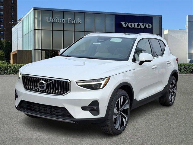 new 2025 Volvo XC40 car, priced at $51,040