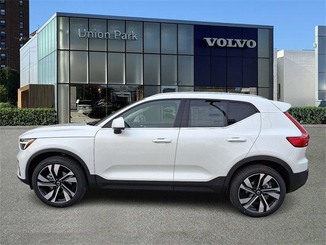 new 2025 Volvo XC40 car, priced at $51,040