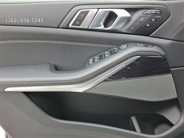 new 2026 BMW X7 car, priced at $123,275