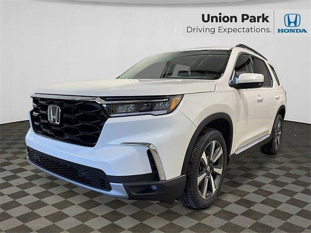 new 2025 Honda Pilot car, priced at $51,550
