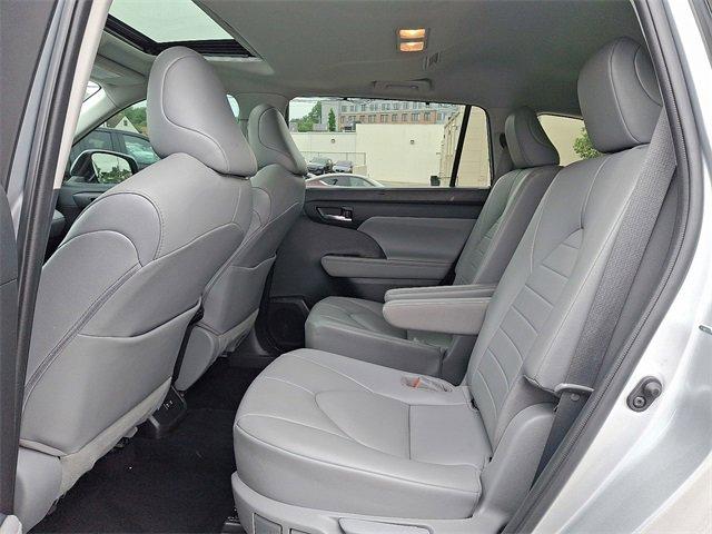 used 2021 Toyota Highlander car, priced at $33,988