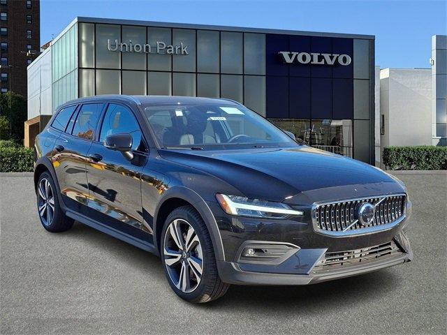 new 2025 Volvo V60 Cross Country car, priced at $55,025