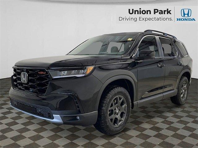 new 2025 Honda Pilot car, priced at $50,850