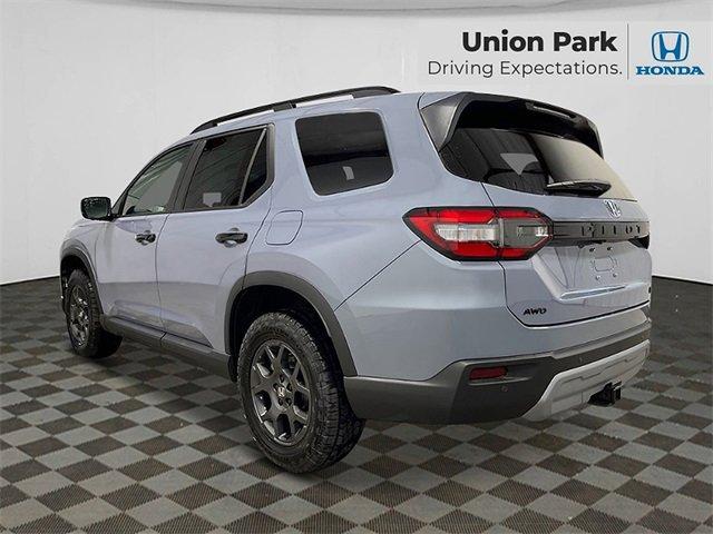 new 2025 Honda Pilot car, priced at $51,350