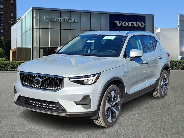 new 2025 Volvo XC40 car, priced at $46,015