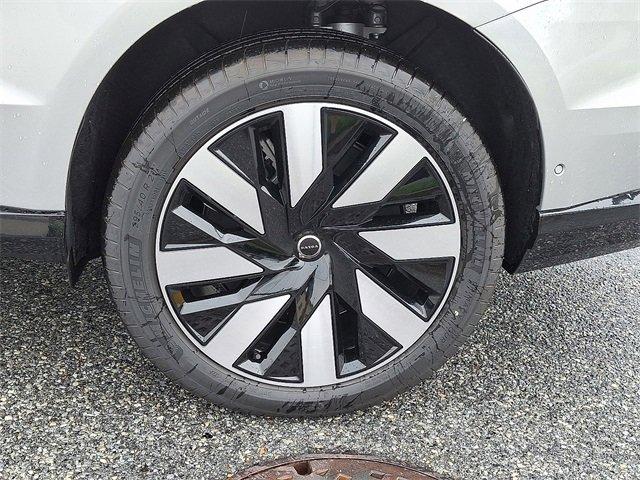 new 2025 Volvo EX90 car, priced at $90,640