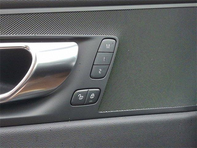 new 2025 Volvo XC60 car, priced at $55,360