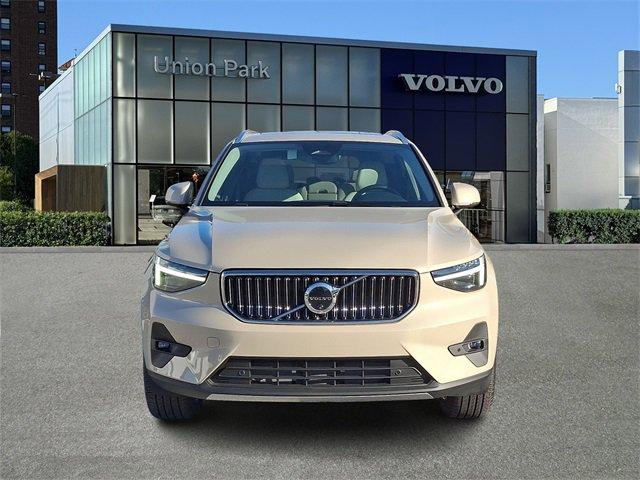 new 2025 Volvo XC40 car, priced at $52,235