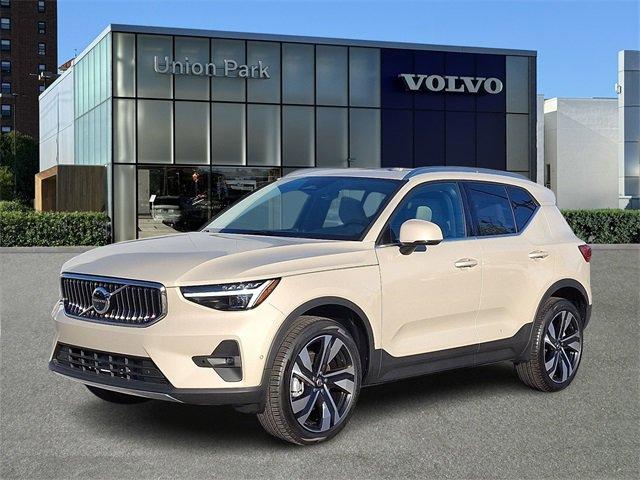new 2025 Volvo XC40 car, priced at $52,235