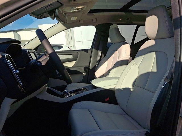 new 2025 Volvo XC40 car, priced at $52,235