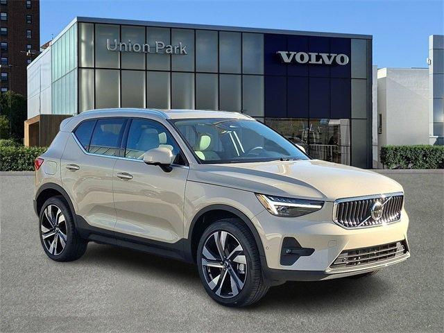 new 2025 Volvo XC40 car, priced at $52,235
