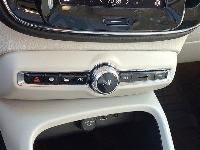 new 2025 Volvo XC40 car, priced at $52,235