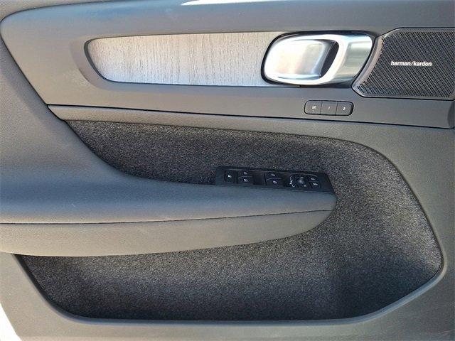 new 2025 Volvo XC40 car, priced at $51,040