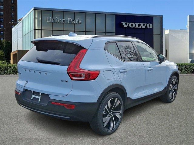 new 2025 Volvo XC40 car, priced at $51,040