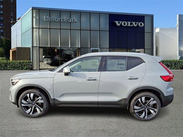 new 2025 Volvo XC40 car, priced at $52,215