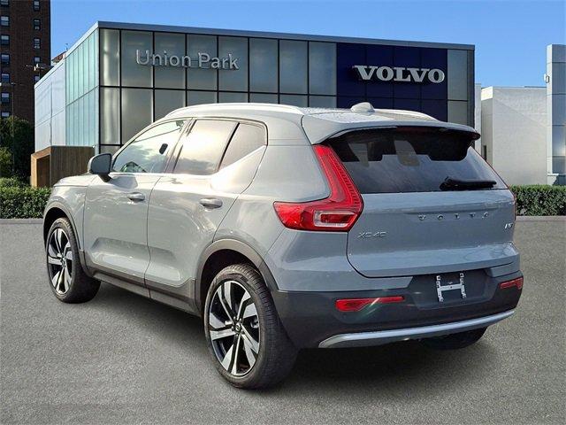 new 2025 Volvo XC40 car, priced at $52,215