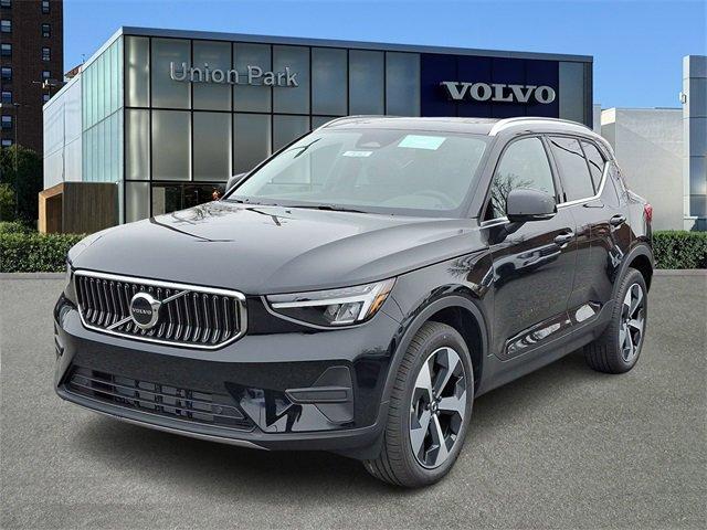 new 2025 Volvo XC40 car, priced at $46,035