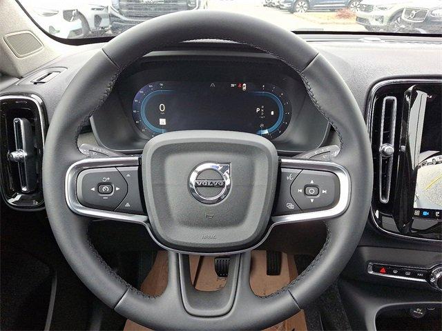 new 2025 Volvo XC40 car, priced at $46,035