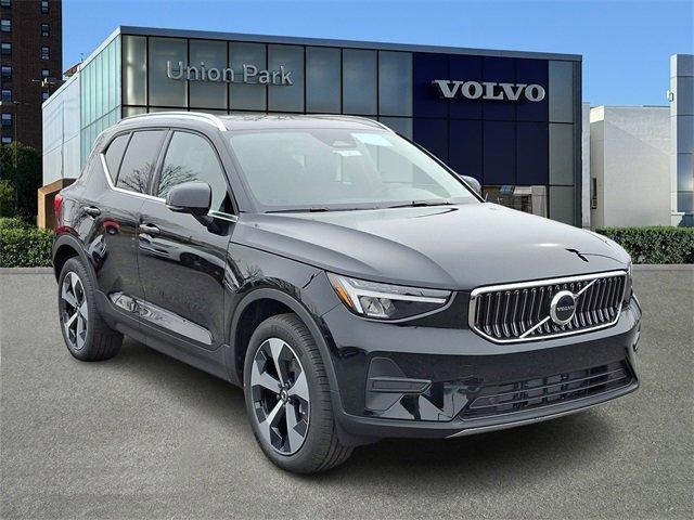 new 2025 Volvo XC40 car, priced at $46,035