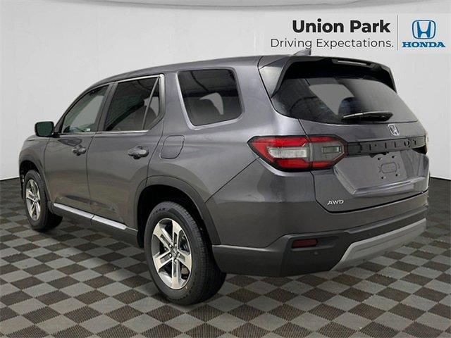 new 2025 Honda Pilot car, priced at $47,095